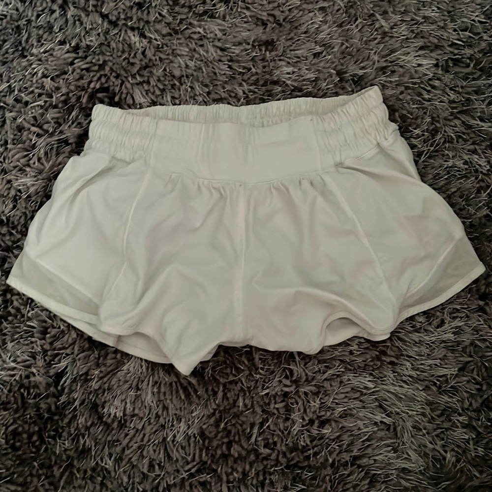 White Lululemon Hotty Hot Size 2